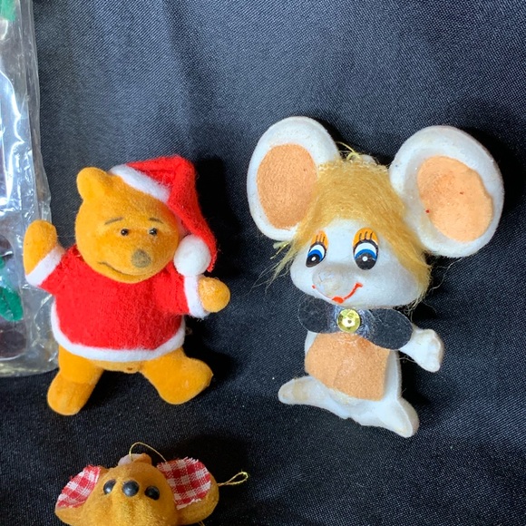 Set of 12 vintage flocked plastic Christmas ornaments - Picture 2 of 16